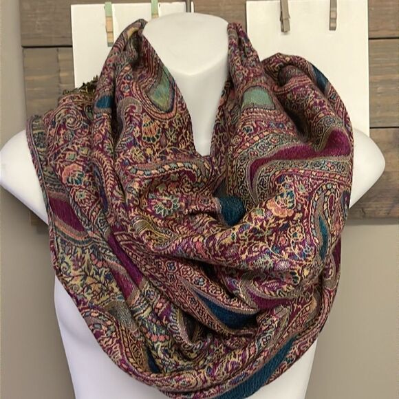 Beautiful Purple Blue Green Tan Paisley Pattern Pashmina Wrap Scarf w/ Tassel-OS - Picture 2 of 11